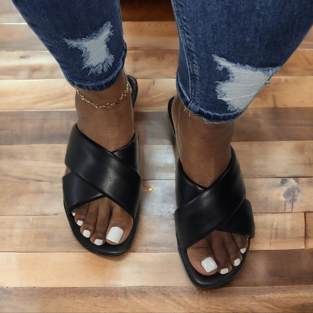 Sandals - Picture 2 of 3